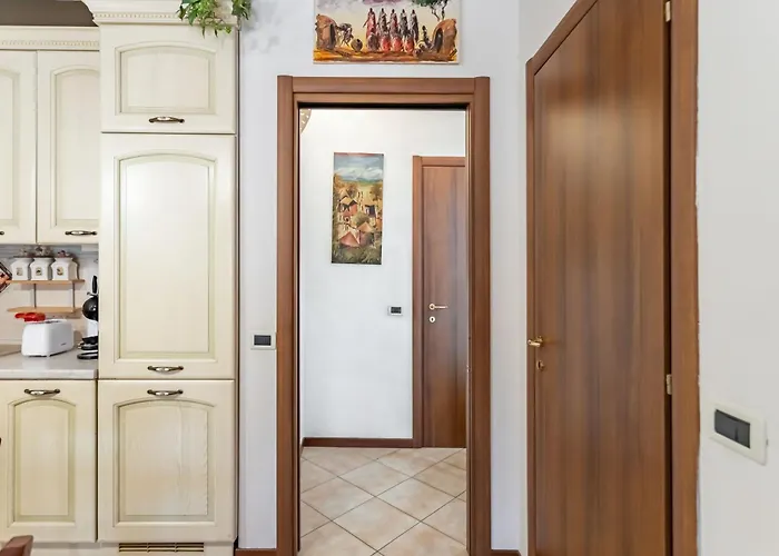 Lilly House - Travaco Siccomario - By Host4U