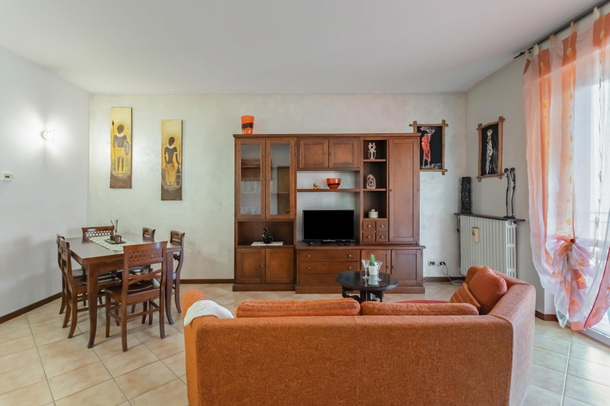 Lilly House - Travaco Siccomario - By Host4u Apartamento *