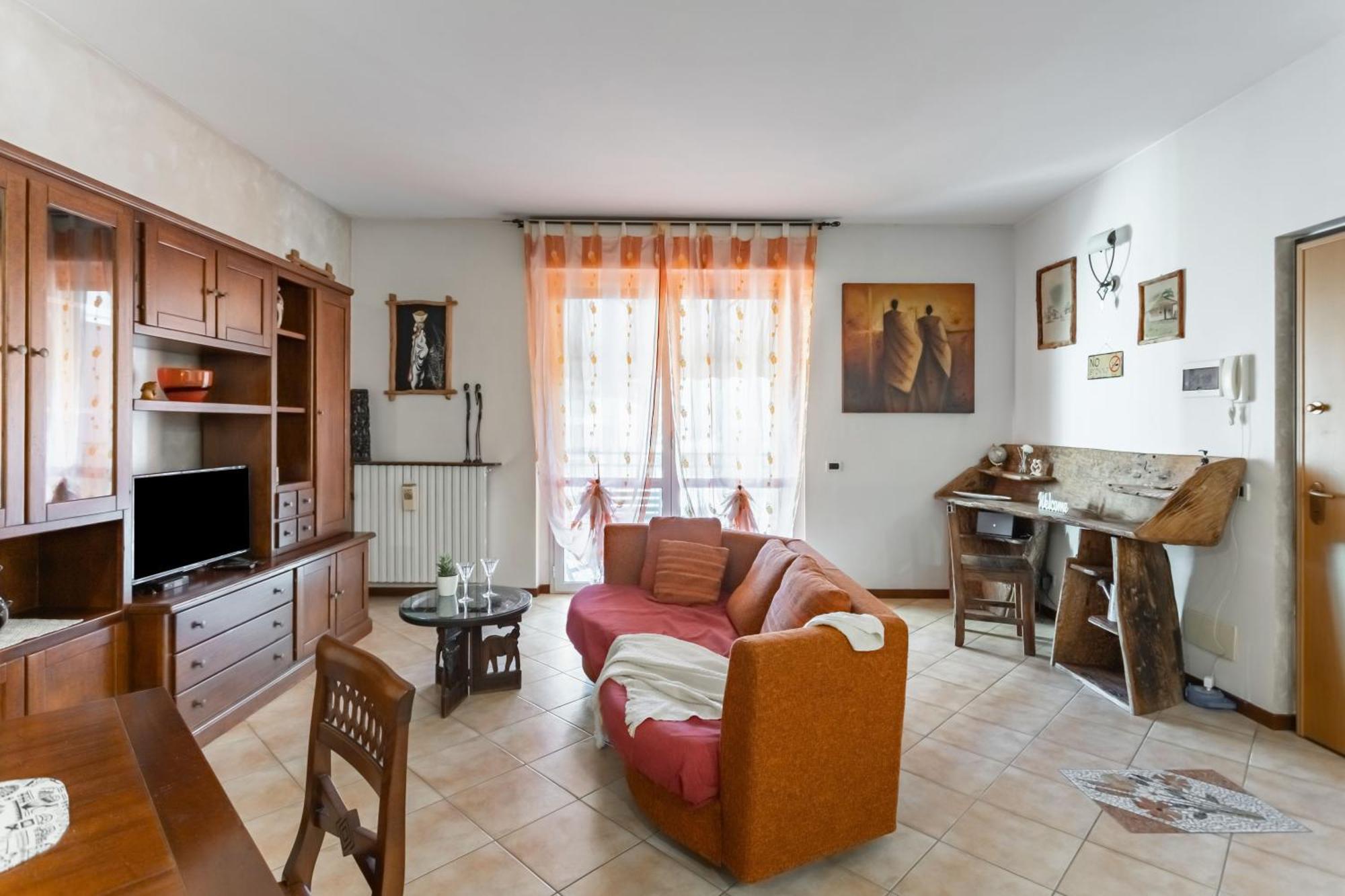 Lilly House - Travaco Siccomario - By Host4u *