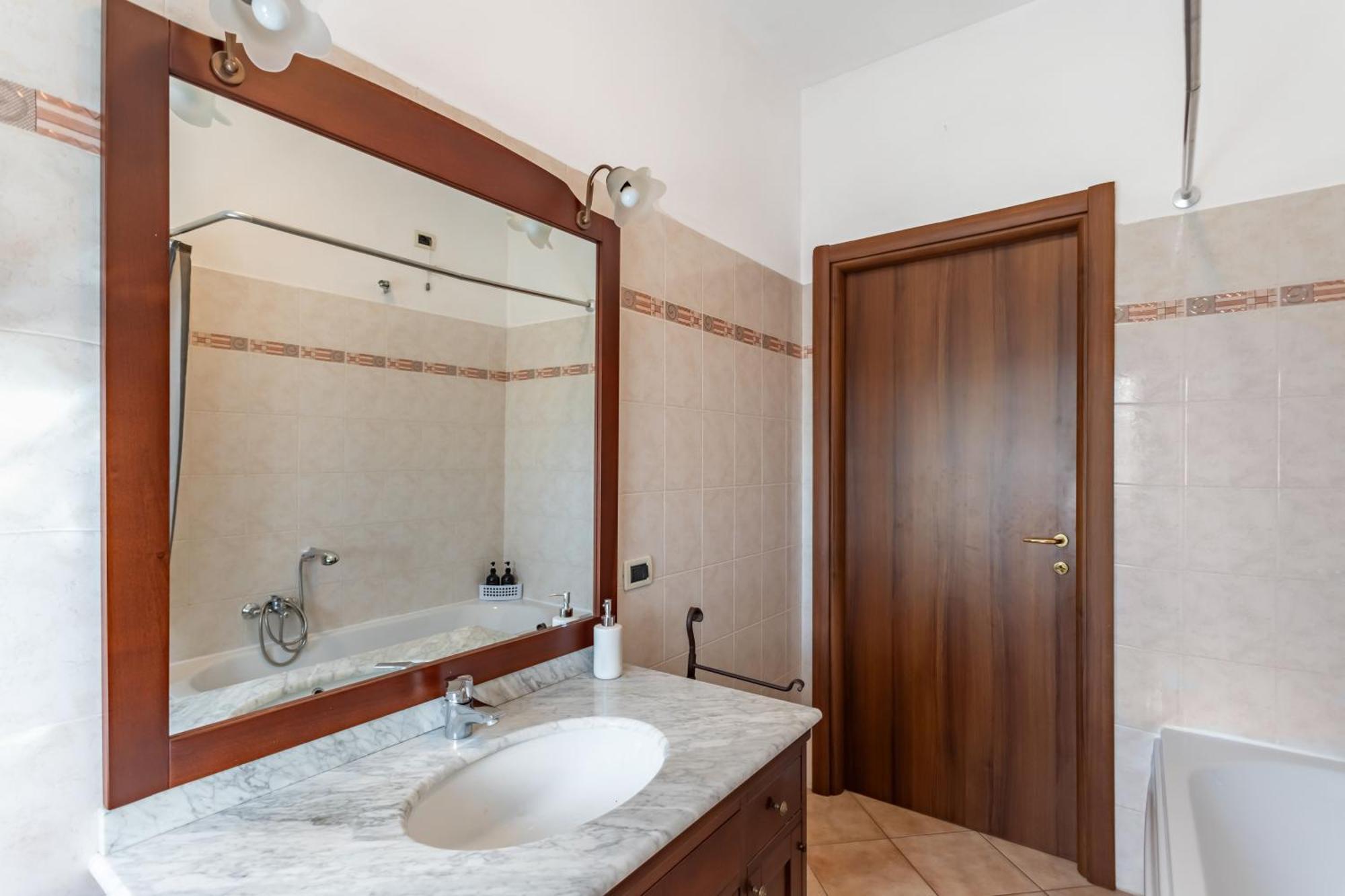 Apartamento Lilly House - Travaco Siccomario - By Host4u *