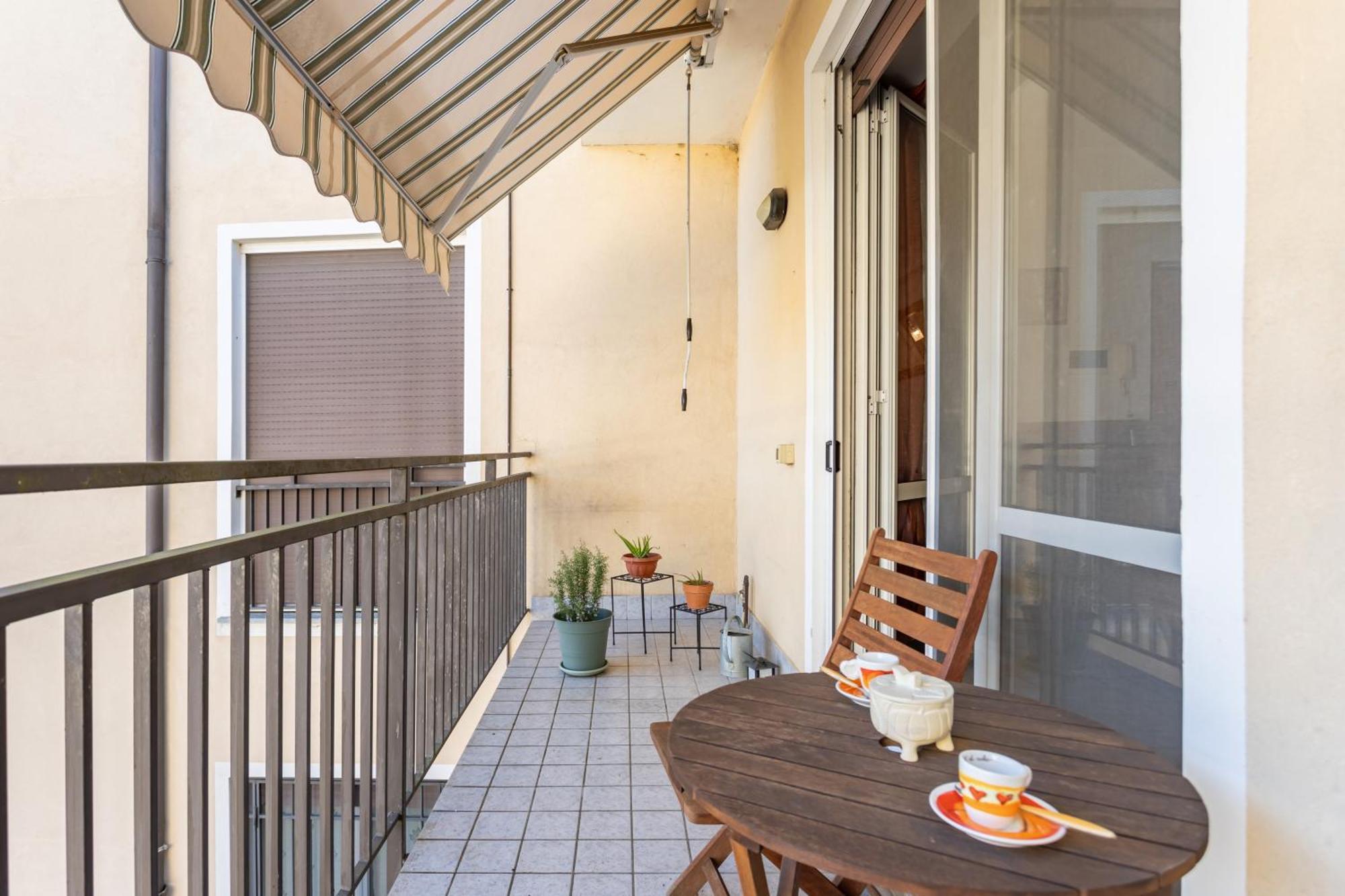 Lilly House - Travaco Siccomario - By Host4u Apartamento *