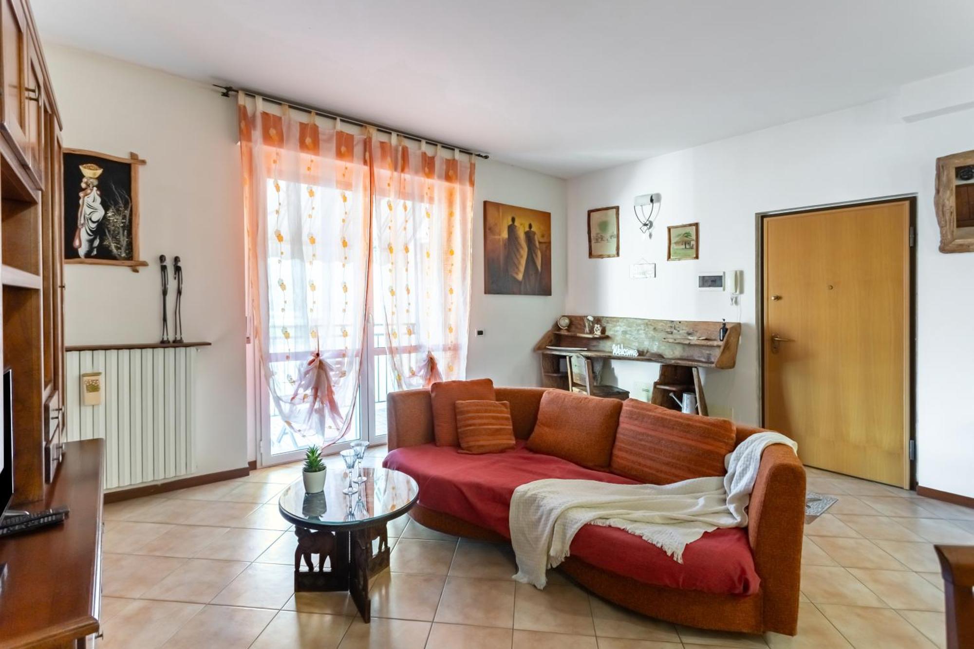 Apartamento Lilly House - Travaco Siccomario - By Host4u