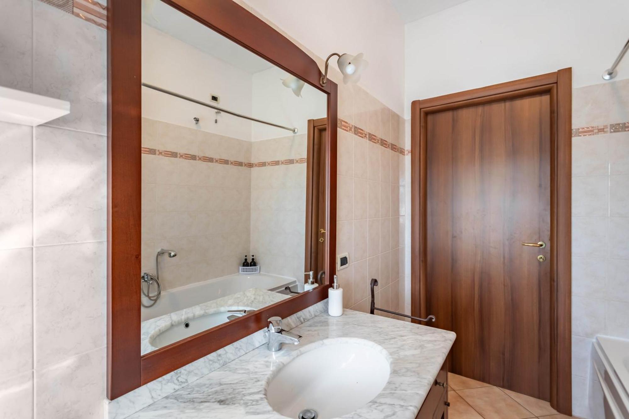 Lilly House - Travaco Siccomario - By Host4u * San Martino Siccomario