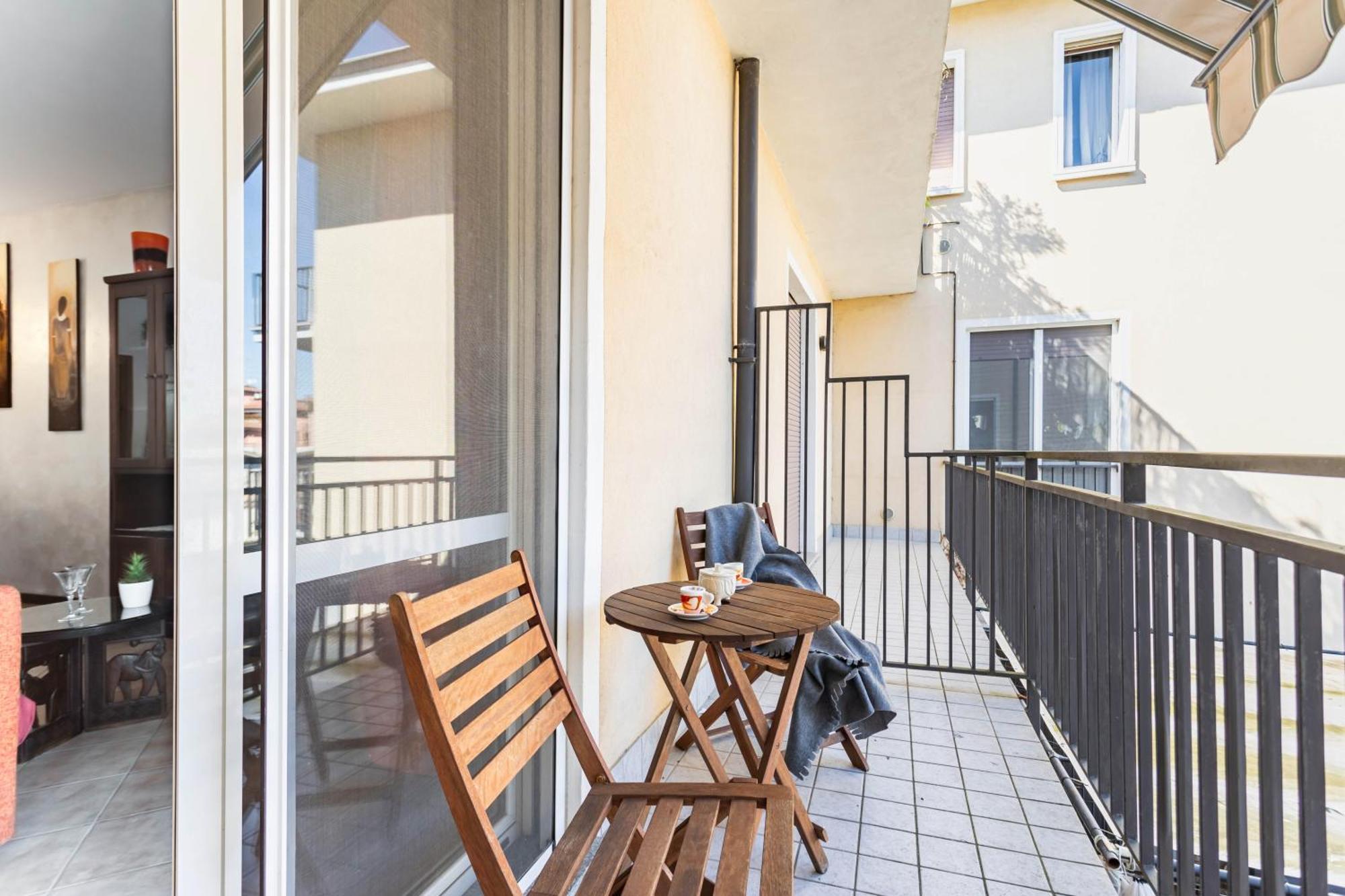 Lilly House - Travaco Siccomario - By Host4u Apartamento *